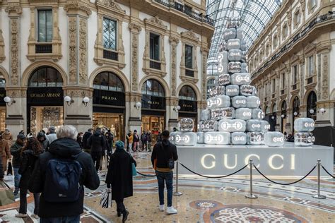 albero di gucci a milano